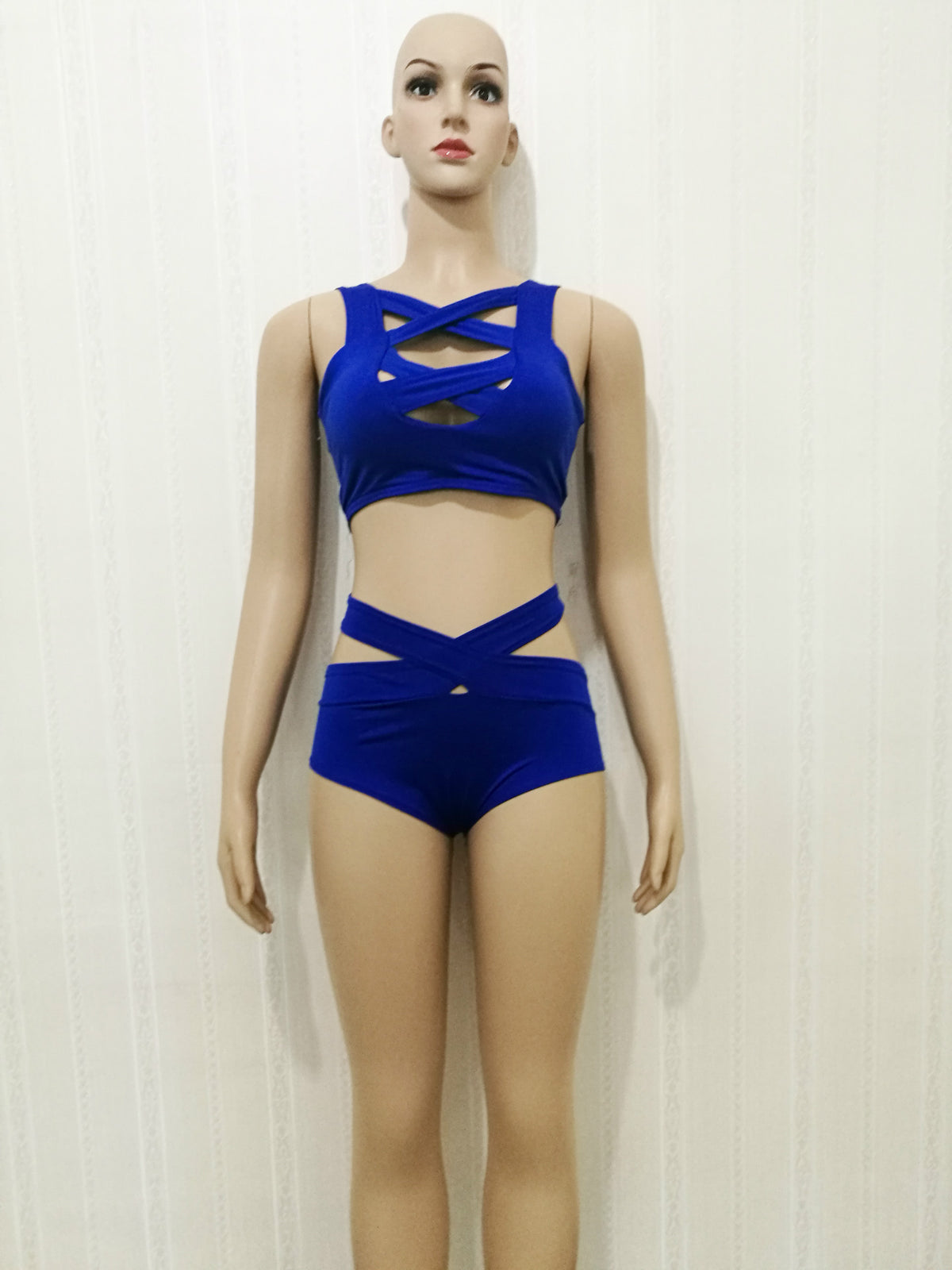 Bikini Set with Crossed Front Straps